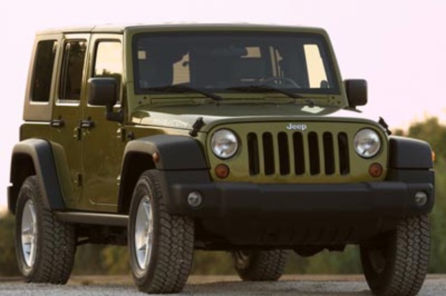 جيب رانجلر آنليميتد موديل 2010 . . بمتوسط اسعار 367 ألف جنيه