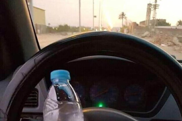 هجوم حاملي البلح والتمر قبل الافطار علي السيارات يتسبب في حوادث