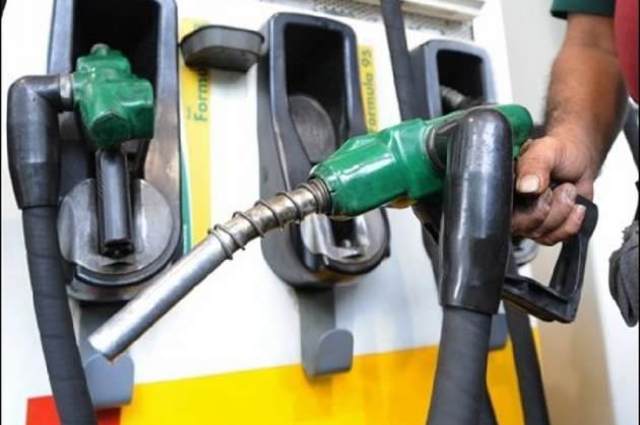 برلماني يطالب بالغاء دعم الوقود وتوزيعه علي الفقراء