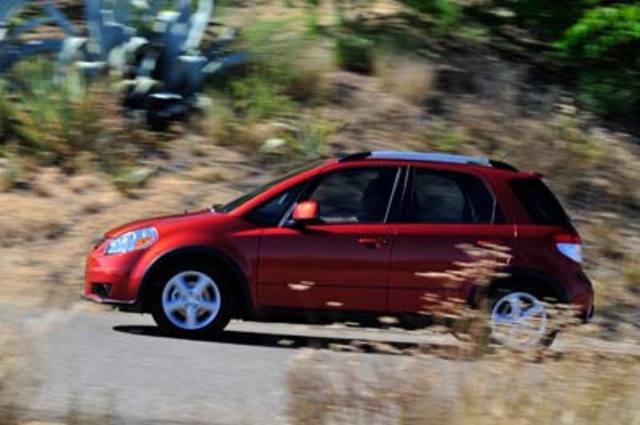سوزوكي قدمت SX4 في عام 2010 بسعر 137.500 جنيه