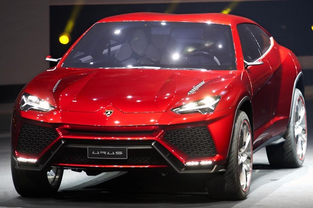 لامبورغيني اوروس 2018 : " الثور الهائج "  يستعرض عضلاته 