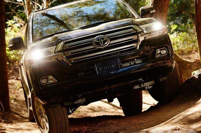 "تويوتا لاند سبيد كروزر" المعدلة سيارة الدفع الرباعى الاسرع فى العالم