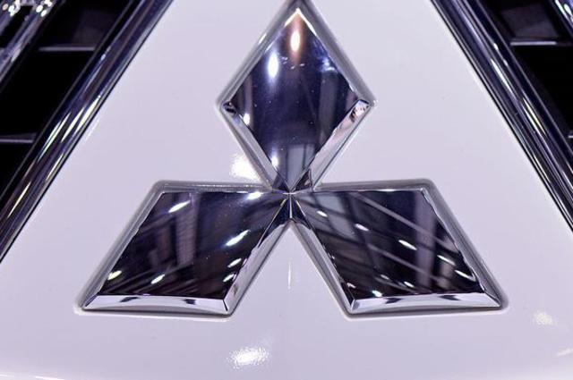 الماسات الثلاثه " ميتسوبيشي "  تعيد أول سياراتها التاريخية للحياة إحتفالاً بالمئوية