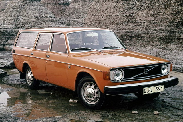 تعرفوا علي فولفو 145 الاستيشن واجن التي حققت نجاح كبير في الستينيات والسبعينيات