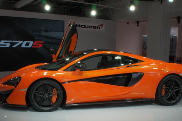 مكلارين 570S سبايدر تنسج خيوطها لمنافسة بورش 911