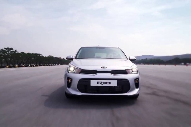 “كيا ريو 2018 ” الهاتشباك والسيدان الثنائى المتألق بنيويورك