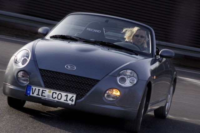 دايهاتسو كوبن . . أصغر كوبيه مكشوفة في العالم بمحرك 700 سي سي