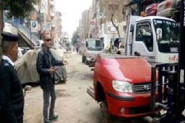 حملات علي محلات السيارات والورش في الحرفيين ورفع 13 سيارة في حلوان