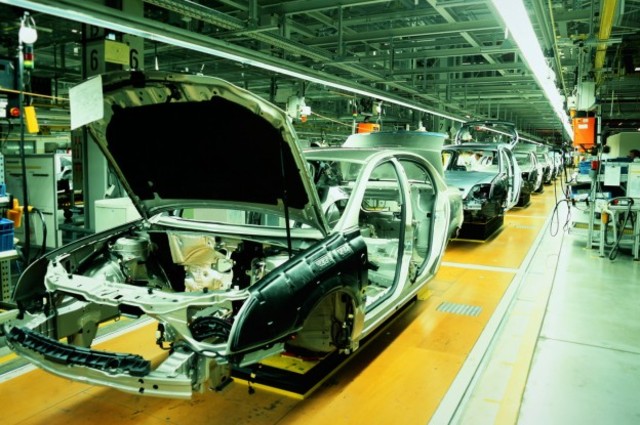 نائب مصري يؤكد التوصل لاتفاق مع ايطاليا لتصنيع سيارة مصرية