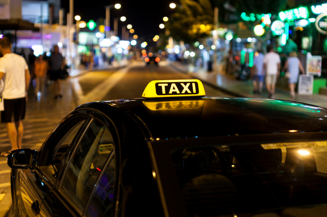 مهندس أشعة مصري يتحول لسائق تاكسي في نيويورك ولحظات اعجاب من صحفي أمريكي