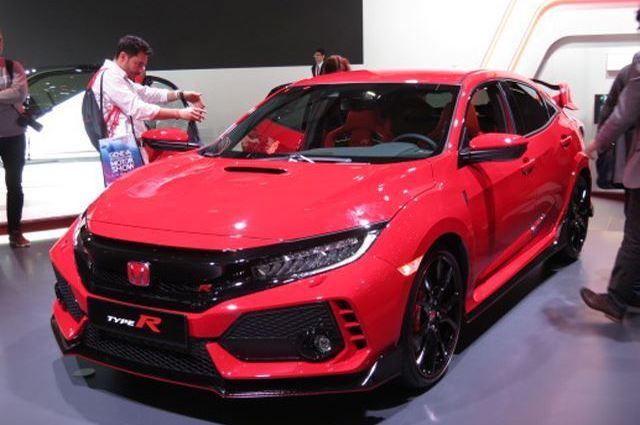 معرض جنيف : هوندا تقدم موديل سيفيك Type R الجديدة بتصميم متألق كأقوي هاتشباك في العالم