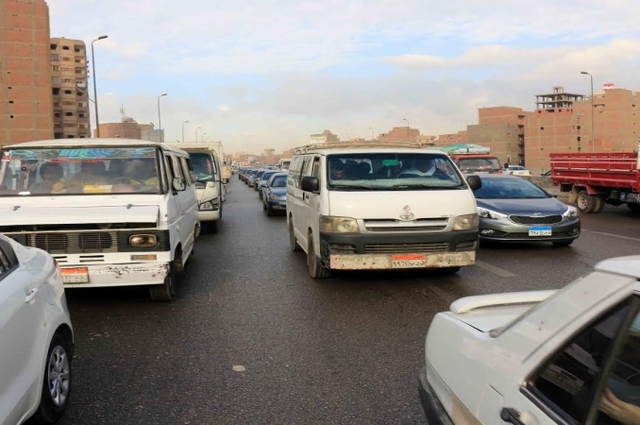 حوادث وأعطال سيارات علي الأوتوستراد والمحور وزحام علي كوبري 15 مايو