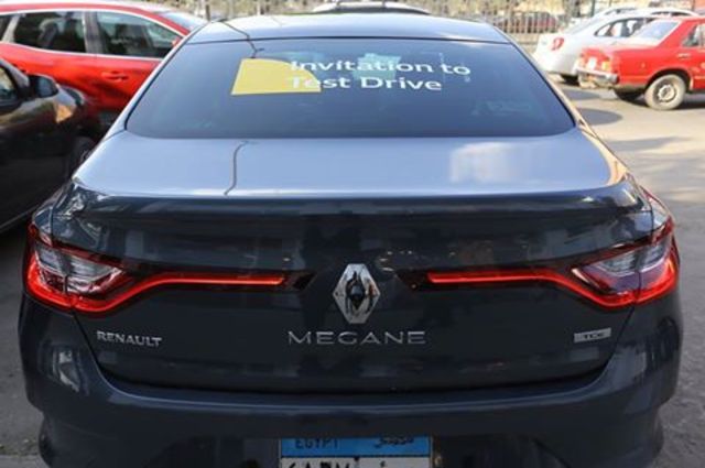 رينو تجري تجربة اختبار قيادة لموديلات ميجان وكابتشر وكادجار