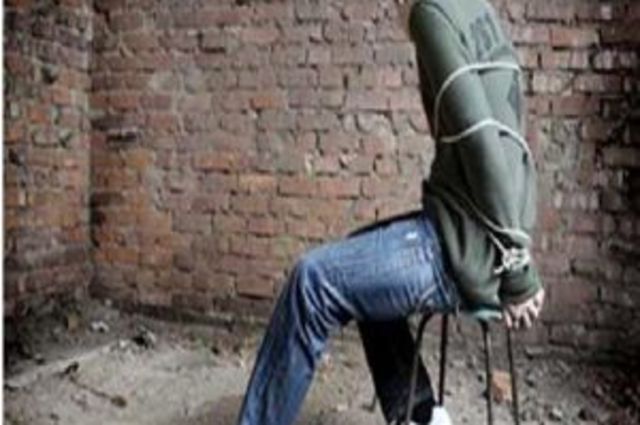 سقوط عصابة لتزوير أوراق السيارات المستأجرة واعادة بيعها 