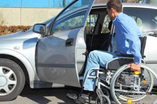 التضامن تؤكد من جديد رفع المعاش عن ملاك السيارات من ذوي الاحتياجات الخاصة