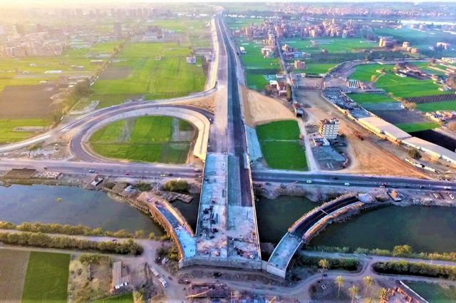 النقل تركز علي الانتهاء بسرعة من 4 مشروعات طرق في الفترة المقبلة