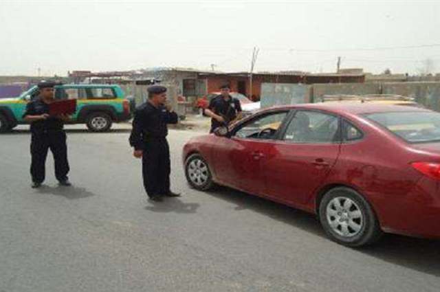 ضبط سيارتين مسروقتين برخص مزورة أحدهما مع أمين شرطة