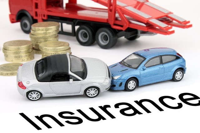 تطوير وثائق التأمين الاجباري علي السيارات بربطها ببيانات المرور