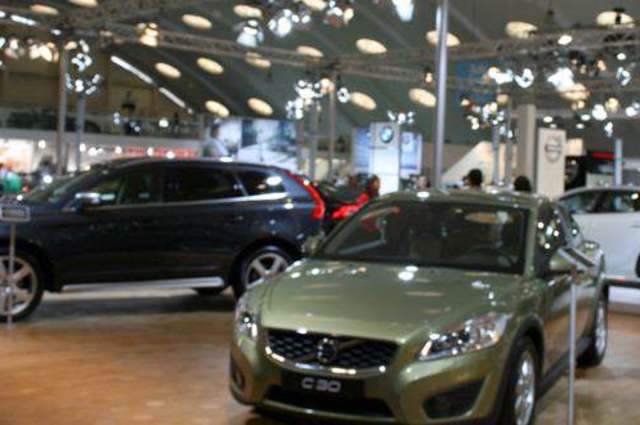 سقوط صاحب معرض سيارات بتهم النصب و40 حكم قضائي