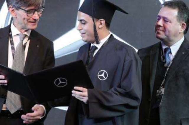 مرسيدس تقدم للسوق المصري دفعة جديدة من الفنيين المدربين علي صيانة السيارات