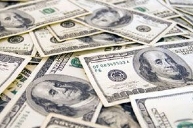 تثبيت الدولار الجمركي . . هل سيقوم بخفض أسعار السيارات ؟