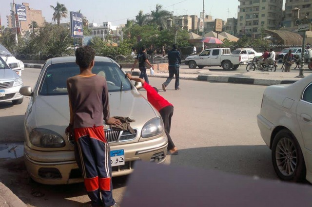 السايس . . مهنة تحت المنظار حالياً والخطر يحدق بها !!