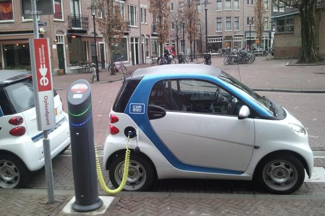 القوات المسلحة تنتج أول سيارة كهربائية في مصر قريباً