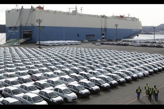 رئيس شعبة سيارات الجيزة : الدولار واليورو سرقا فرحة المصريين بالتخفيضات علي السيارات الأوروبية