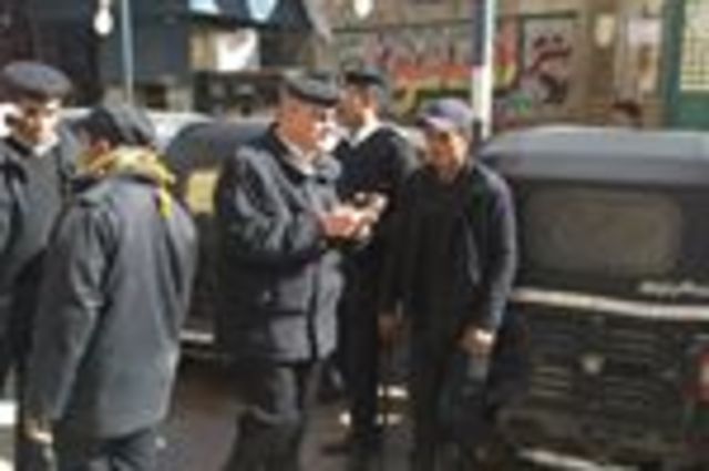 مصادرة 22 توك توك في القاهرة في حملات مستمرة علي محطات المترو