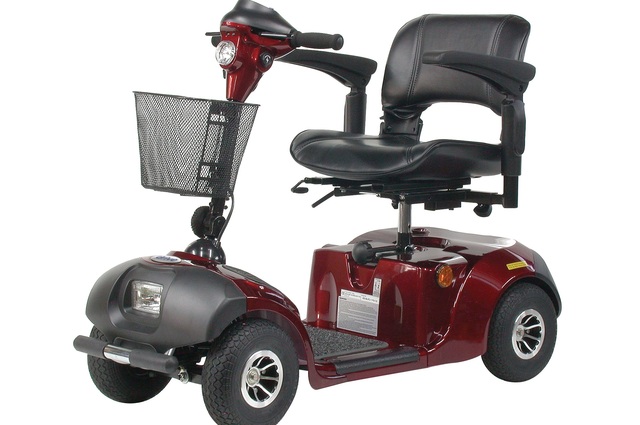 محكمة أمريكية تبريء رجل صدم شاحنة بكرسي متحرك 