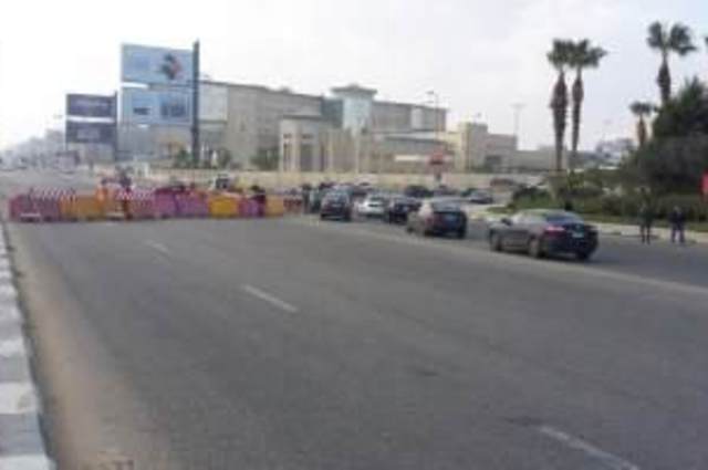 تحويلات شارع التسعين تمتد لشهر آخر وهدوء في الاختناقات المرورية بسبب المدارس