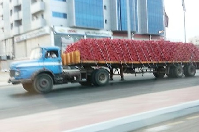 ضبط كميات ضخمة من مخدر الكبتاحون مخبأة في فلتر شاحنة محملة بالبصل