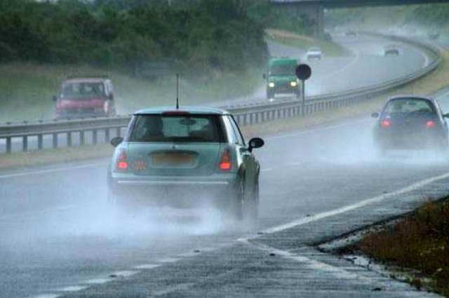 خطوات بسيطة لقيادة سيارتك في الظروف الجوية السيئة المتوقعة بدءاً من الغد