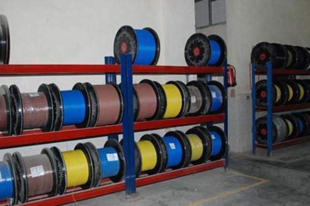 مصر تستعد لافتتاح مصنع جديد لضفائر السيارات الكهربائية