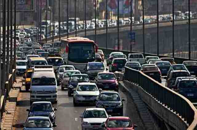 مرور القاهرة ينصح المواطنين بالبعد عن كوبري أكتوبر و15 مايو