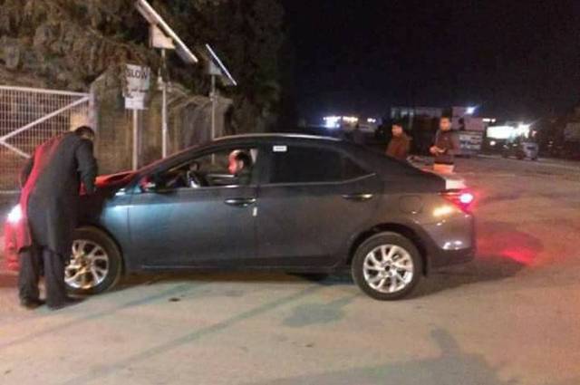 لأول مرة . . سيارات حديثة تدخل من مصر الي قطاع غزة