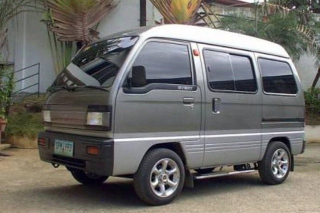 القاهرة توافق علي ترخيص 100 فان 7 راكب للعمل كسيرفيس