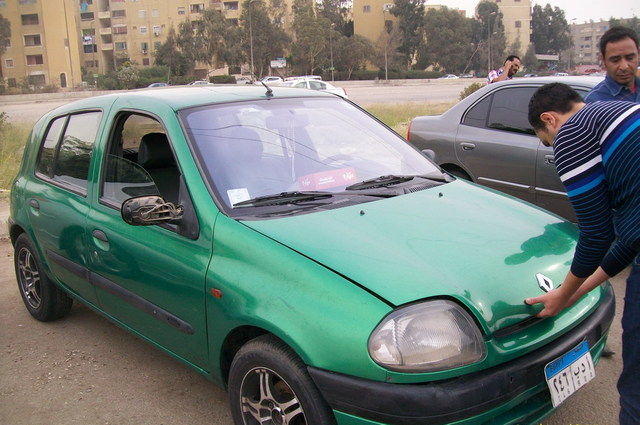 خاص هتلاقي : رينو كليو هاتشباك فرنسية موديل 2001 بسعر 45 ألف جنيه