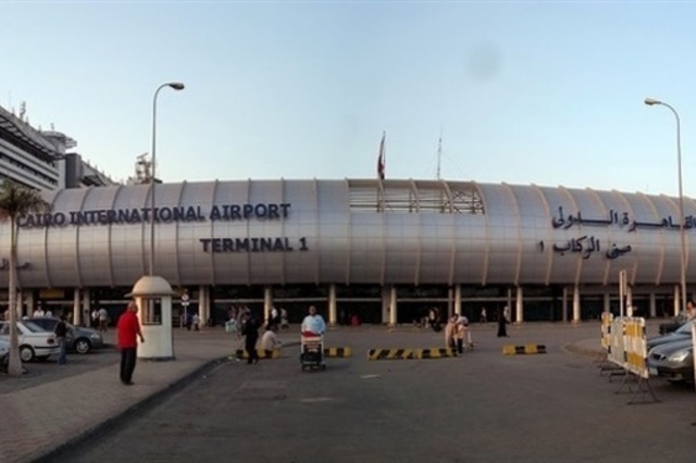 ضبط قطع غيار سيارات فاخرة ألمانية بقيمة مليون جنيه مع راكب في المطار