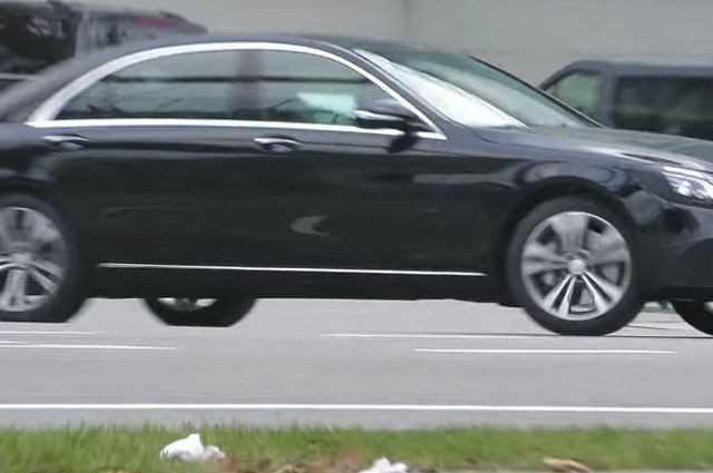 فيديو : مرسيدس S-Class 2018 الجديدة تخرج للحياة بملامحها الكاملة 