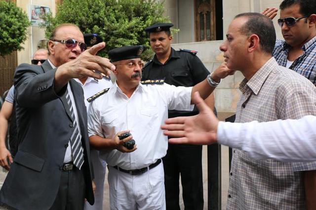 محافظ القاهرة يشدد الرقابة المرورية علي وسط البلد 