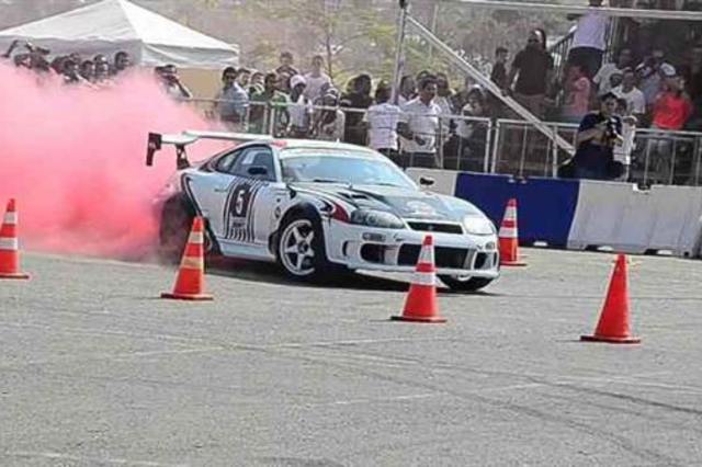 تحديد أسماء المشاركين في الجولة الأخيرة من REV IT UP للدريفت 