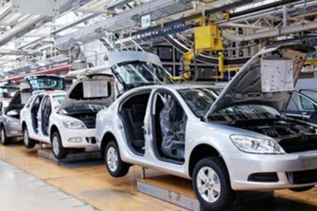 تقرير : استراتيجية صناعة السيارات في مواجهة هروب الشركات العالمية من مصر