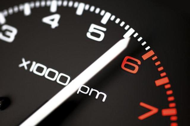 ما هى أهمية تحديد عدد لفات المحرك في السيارات ؟