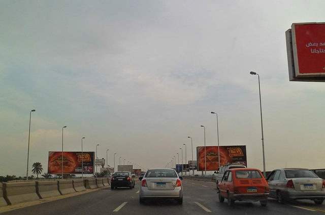 تعرفوا علي أهم التحويلات المرورية لمواجهة غلق المحور والدائري اليوم وغداً 