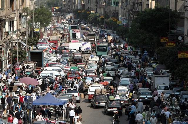 محافظ القاهرة : نسعي لحل مشكلات المرور والحد من سلوكيات الانتظار الخاطيء