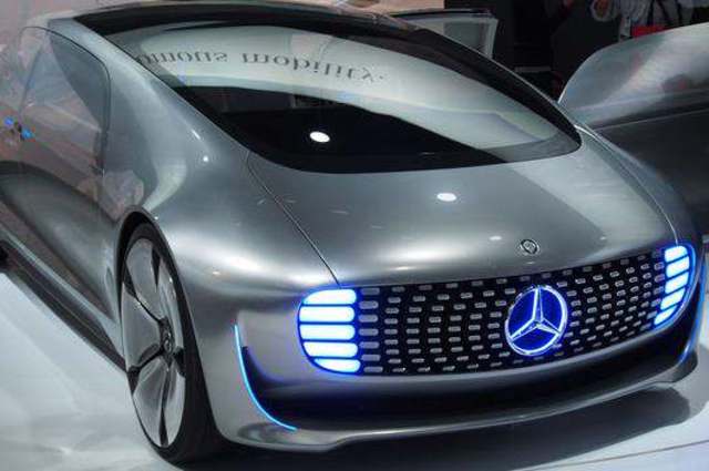 تراجع استثمارات شركات السيارات في المصانع الجديدة و السبب.. السيارات الذاتية القيادة