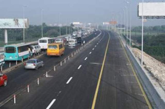 المرور يعلن اصلاحات علي المحور وغلق جزئي وحوادث عديدة علي الدائري