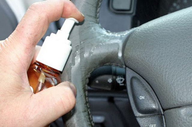 خطوات بسيطة لتنظيف الأجزاء الداخلية فى سيارتك