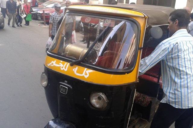 ضبط مركبات مخالفة في شارع شبرا وزحام في طريق الكورنيش بسبب فتحة تليفونات